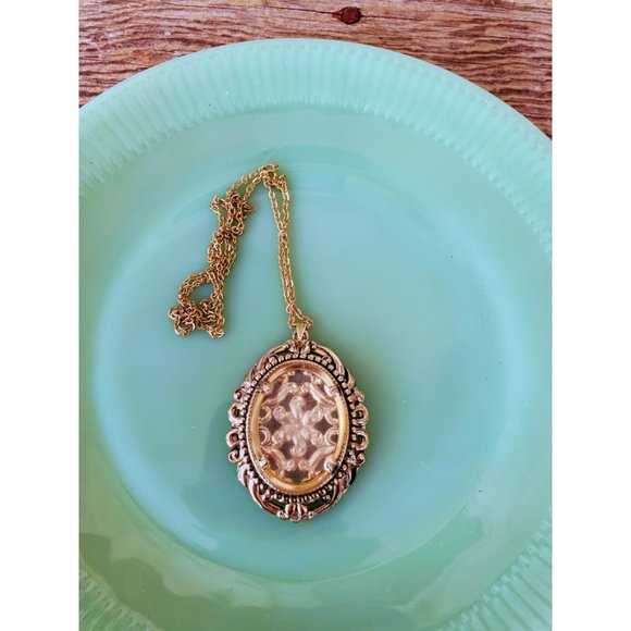 Vintage 1970s Large Brass Oval Pendant Necklace with clear glass BOHO - Picture 6 of 8